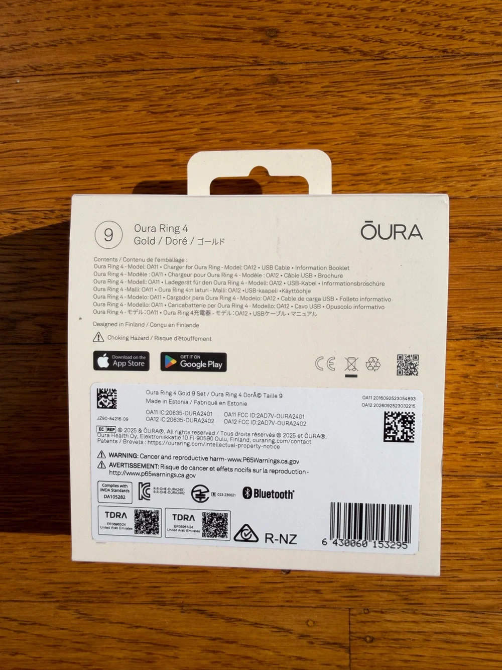 Gold Oura Ring 4 + Charging Case (Size 9)